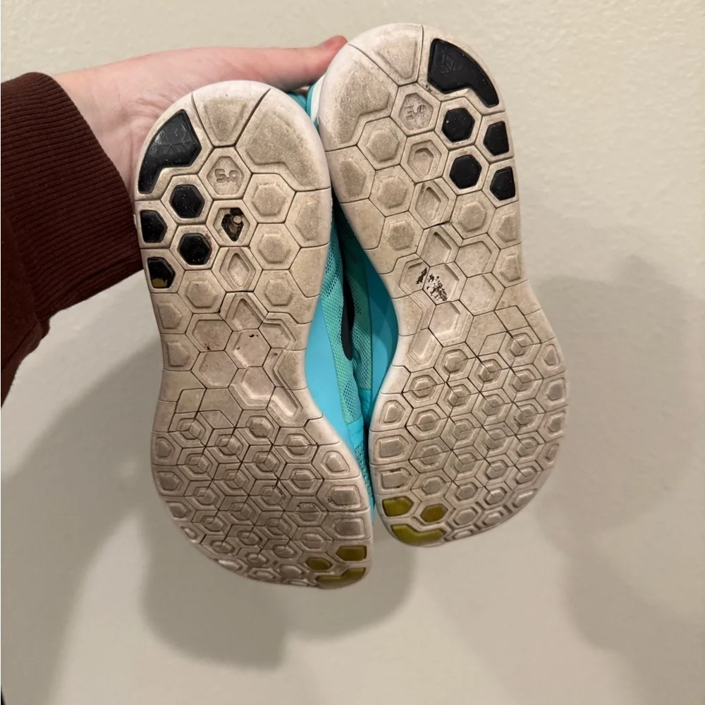 Nike Women's Teal and Black Athletic Shoes 7.5